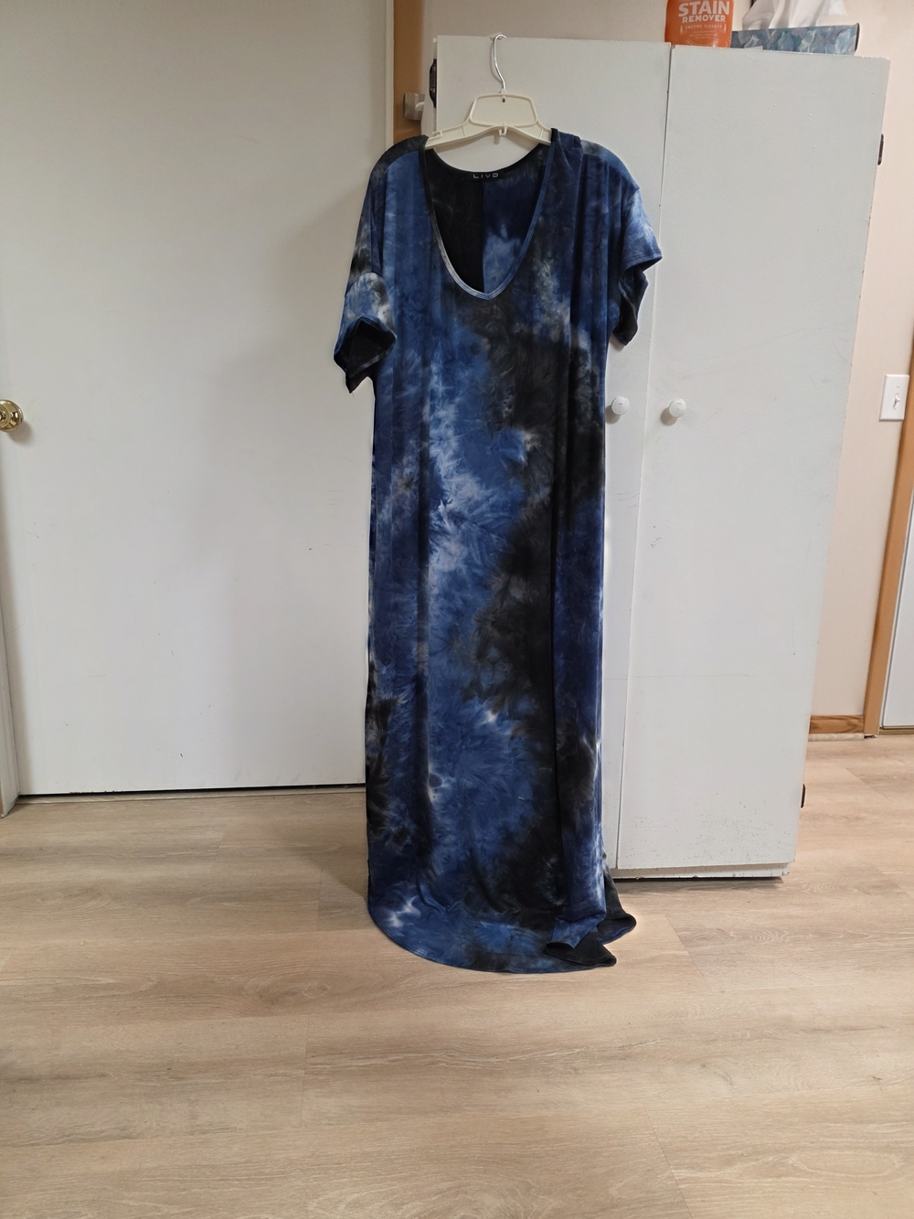 Tie-Dye Blue V-Neck Maxi Dress